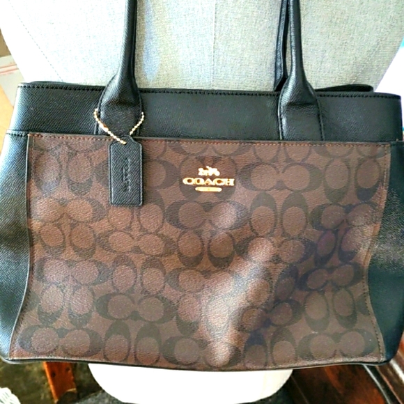 Coach Handbags - Coach shoulder bag